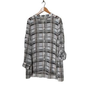 Vince Camuto Plaid button down blouse size 3X.